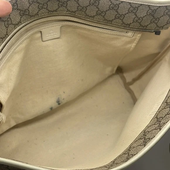 Gucci Carryall Bag - Picture 4 of 16